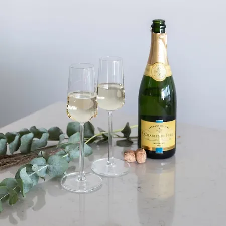 Апартаменты Luxury By The Sea - Large Terrace & 4 Bikes *