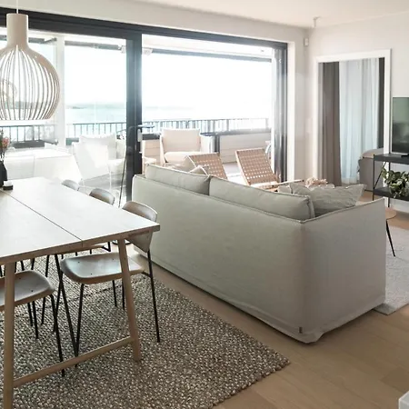 Апартаменты Luxury By The Sea - Large Terrace & 4 Bikes